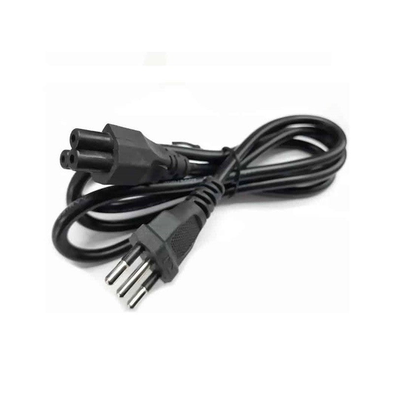 Cable de poder trébol 6A de 60 cm en color negro, ideal para laptops y dispositivos electrónicos.