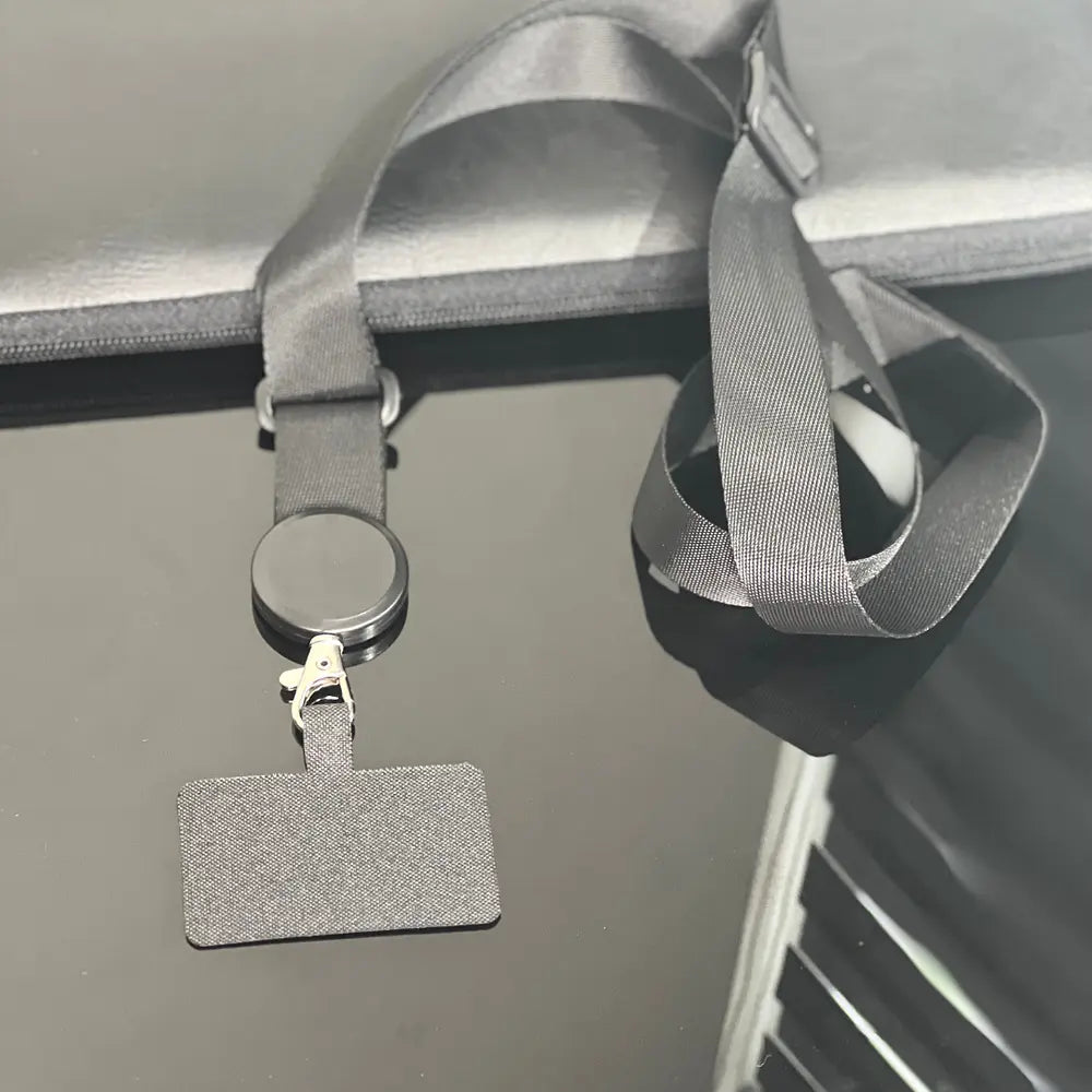 Colgante universal para carcasa de celular, ajustable y resistente, ideal para uso diario y actividades al aire libre.