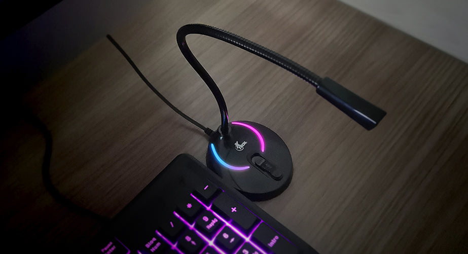 Micrófono USB XTS-680 Xtech, omni-direccional, ideal para gaming, streaming y videollamadas.